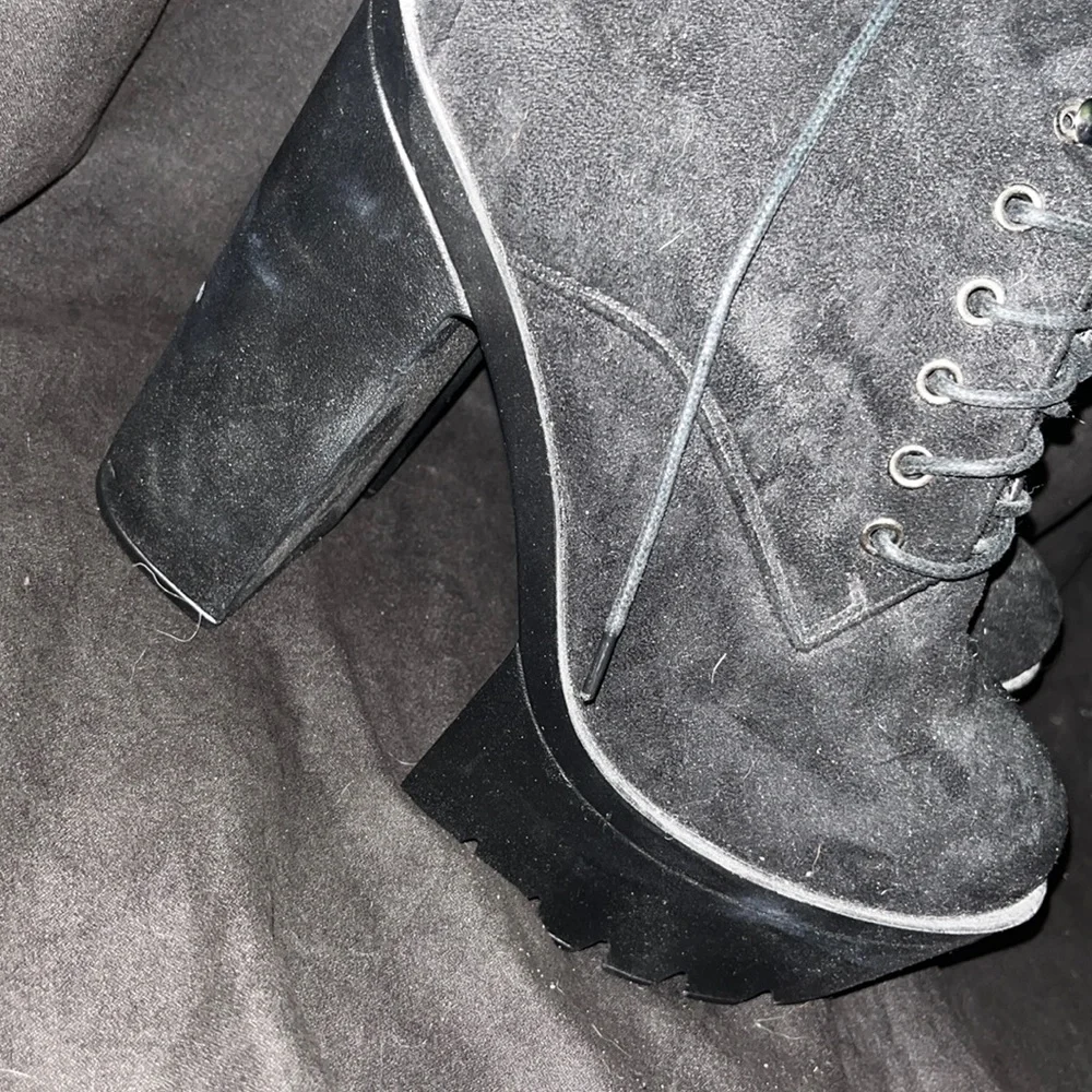 Batwing platform boots - Picture 4 of 4